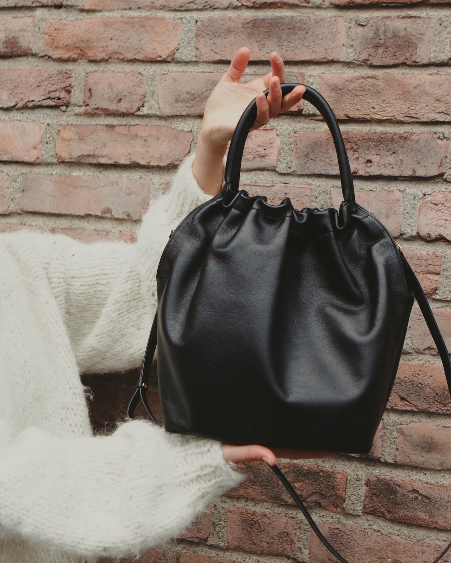 Oda Handbag - Svart