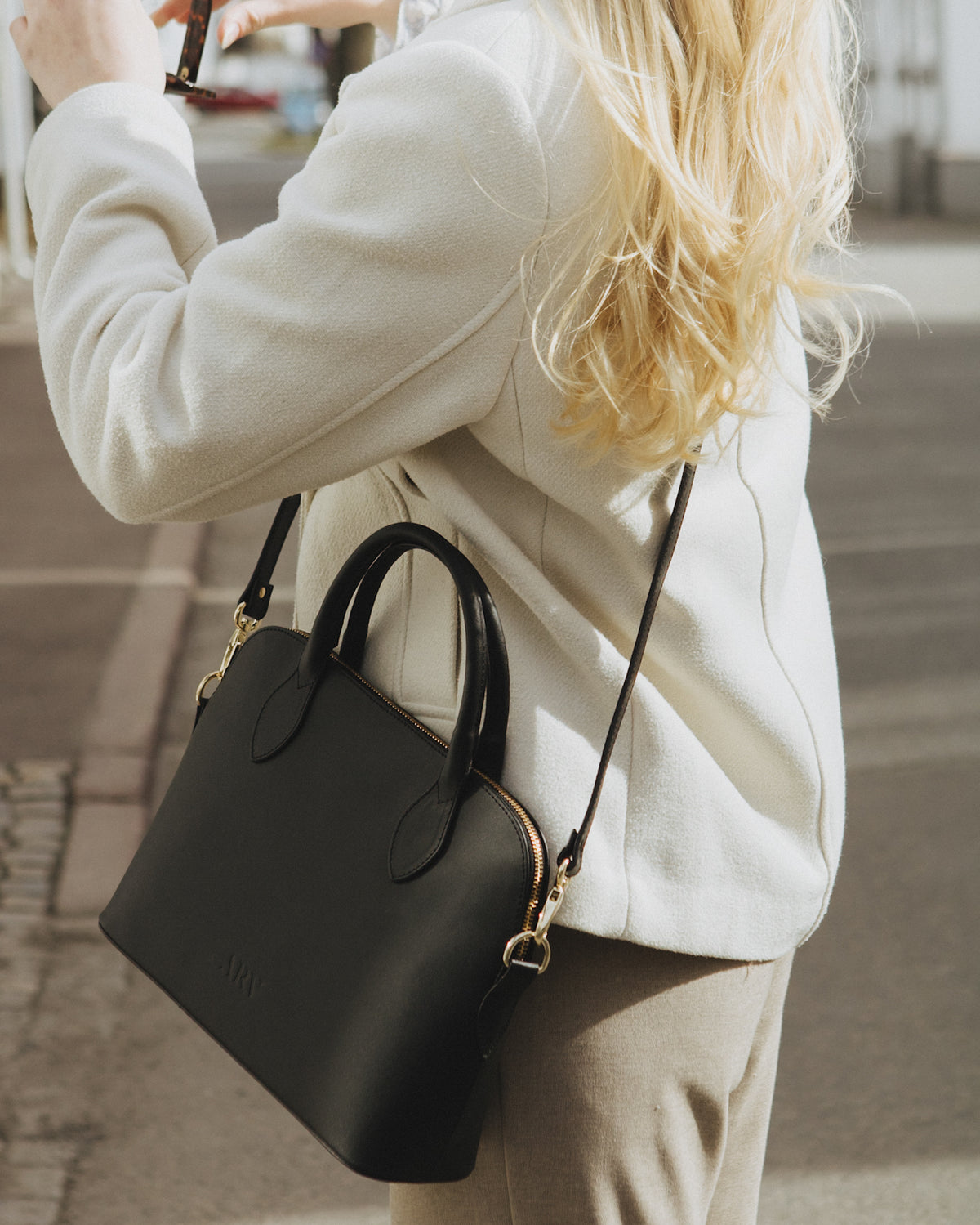 Eli Medium - Svart – Arv Design