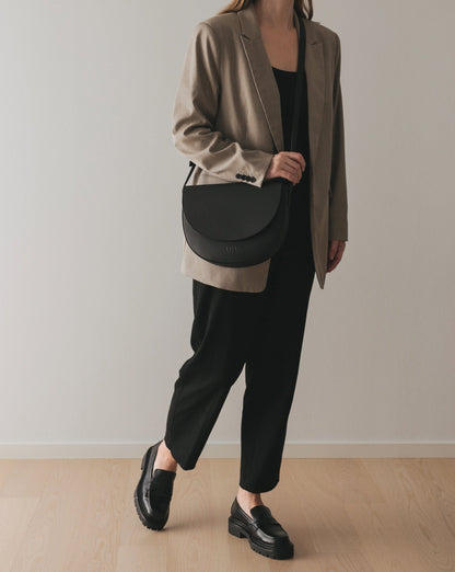 ARV Flo Crossbody - Svart