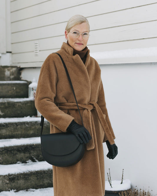 ARV Flo Crossbody - Svart