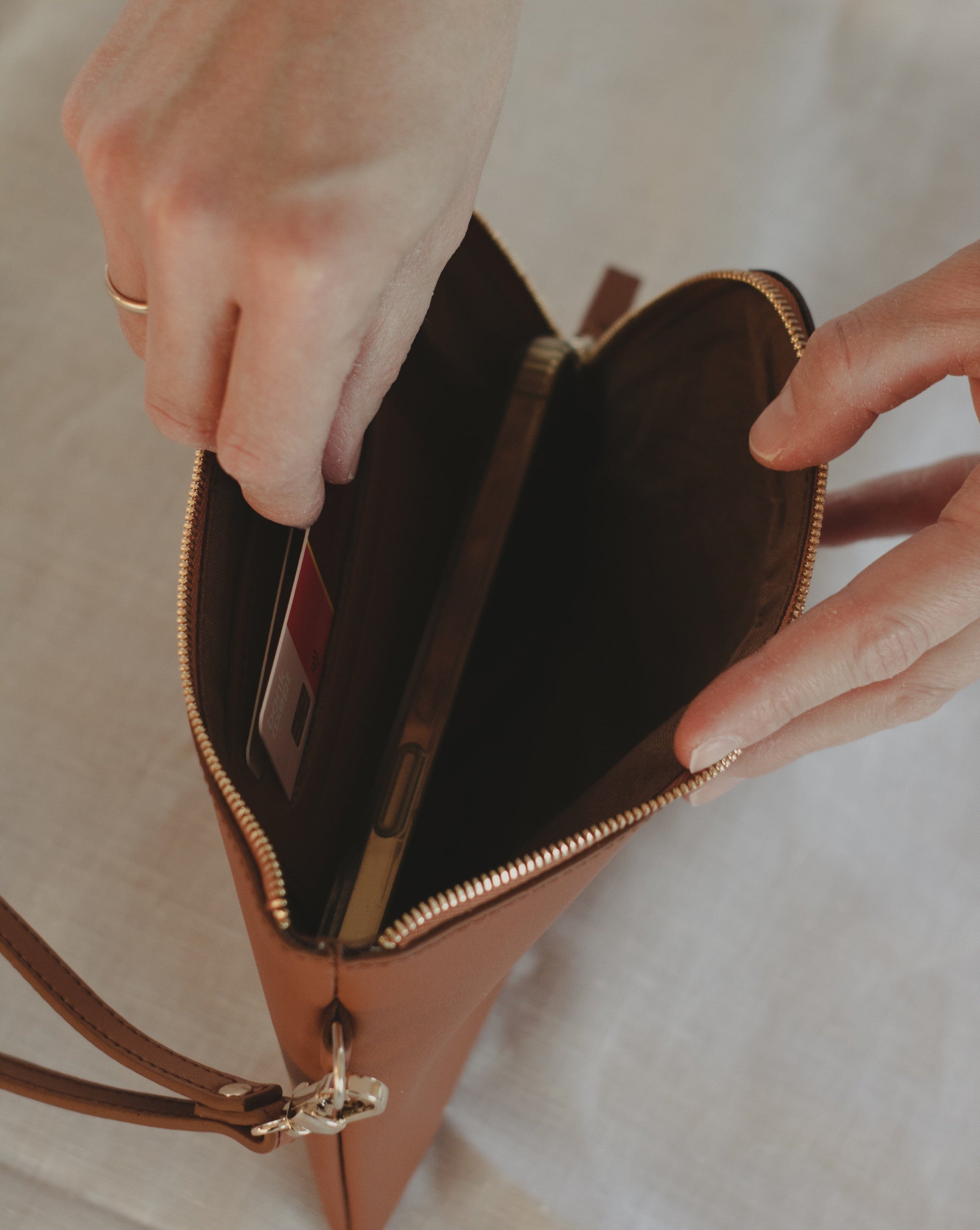 ARV June Purse - Saddle