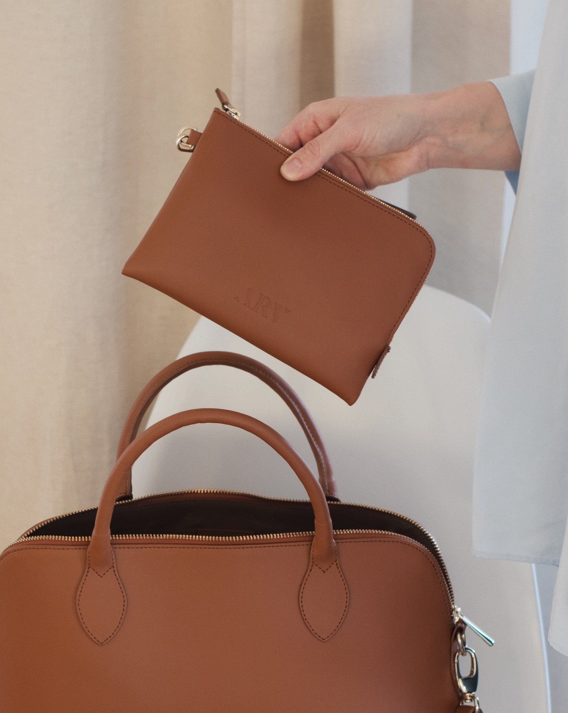 ARV June Purse - Saddle